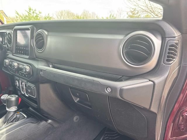 Used 2021  Jeep Sport image 24
