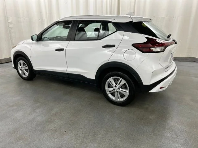 Used 2024 White Nissan S image 3