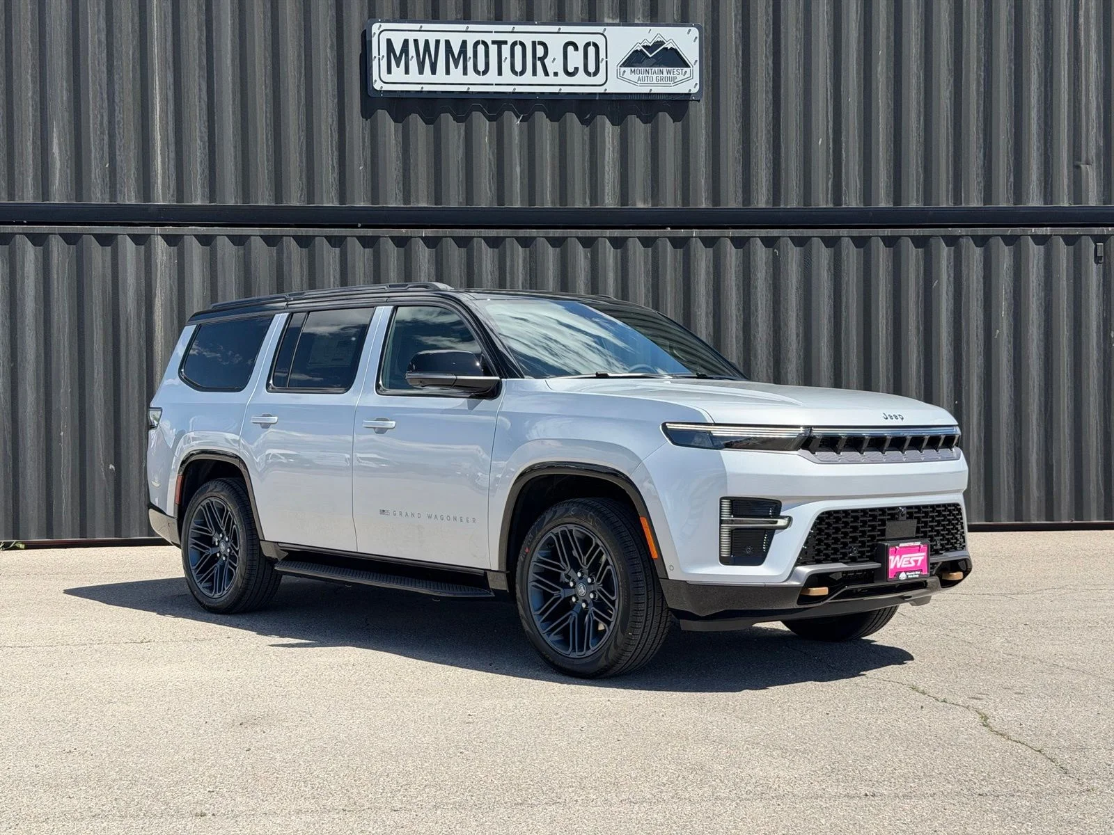 New 2026 Silver-Zynith Exterior Paint Jeep  image 1