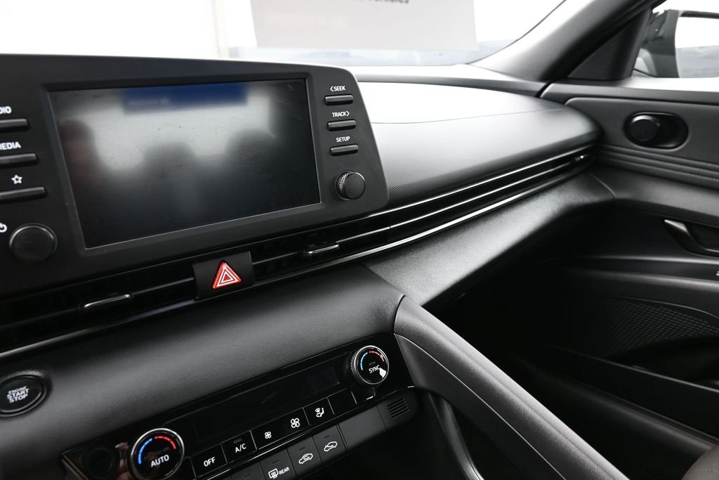 Certified Used 2025 Gray Hyundai SEL Sport image 24