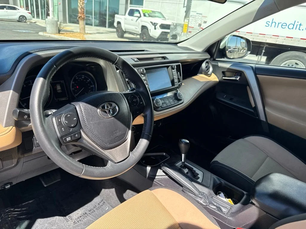 Used 2017 Black Toyota XLE image 13