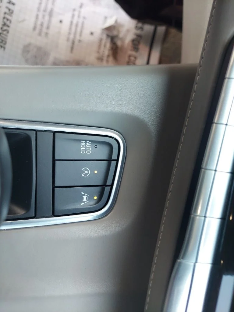 Used 2021 White Cadillac Premium Luxury Platinum image 28