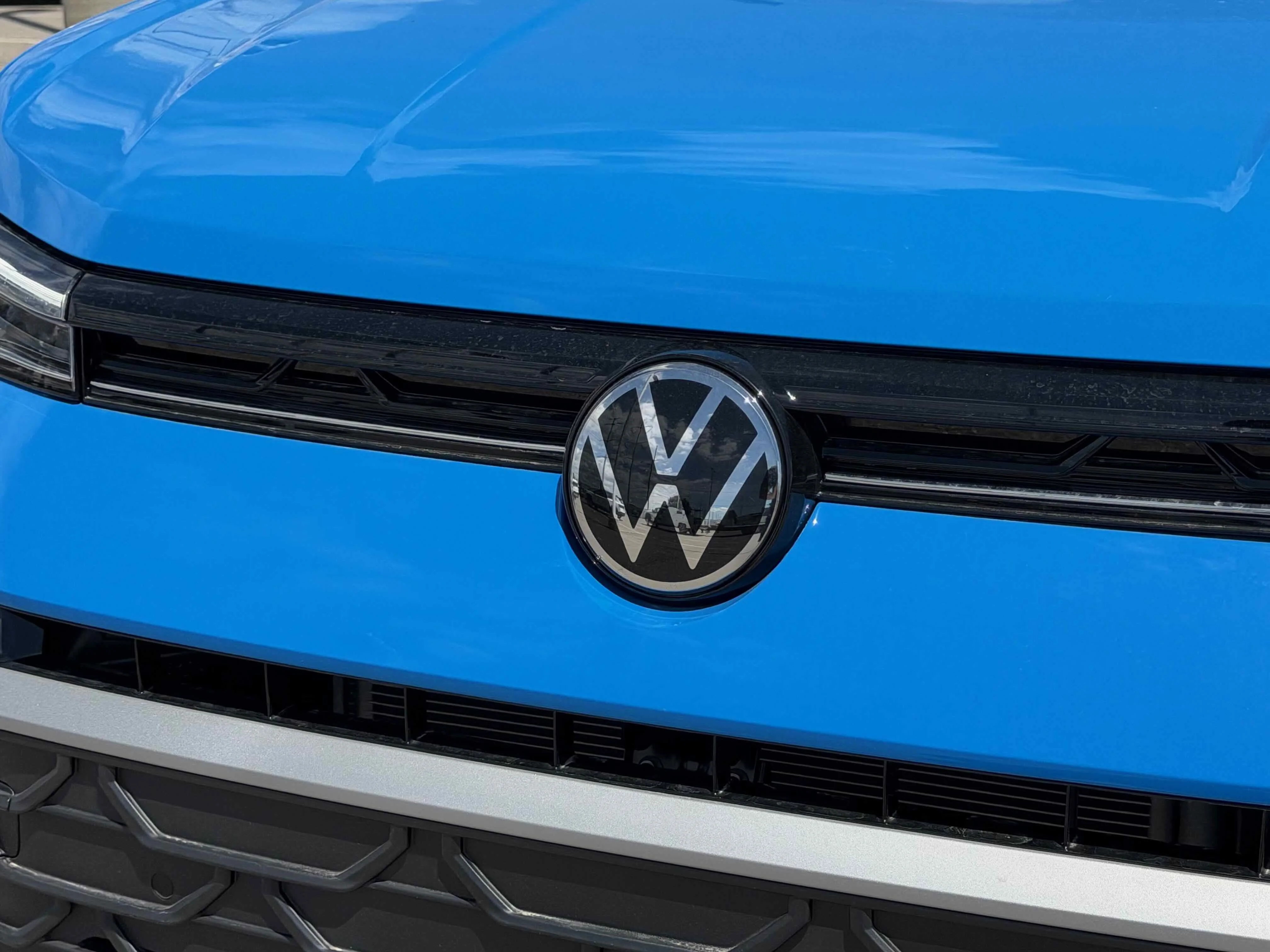 New 2026 Blue Volkswagen SE image 11