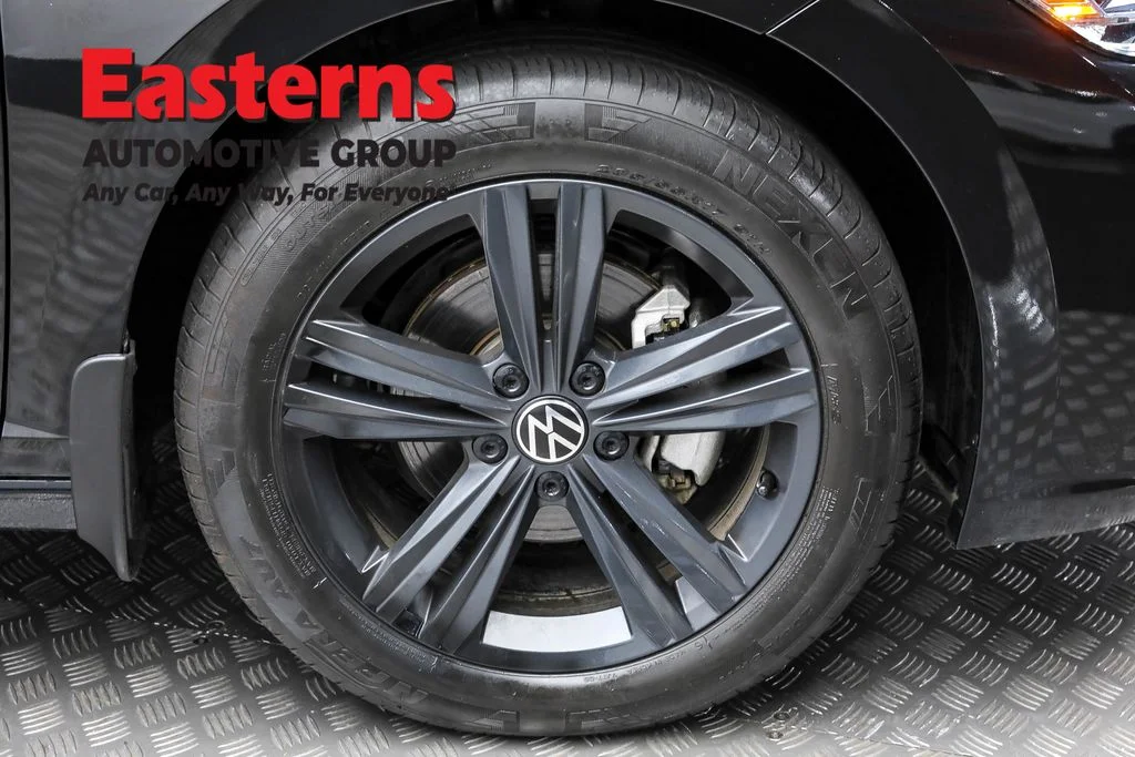 Used 2024 Black Volkswagen 1.5T SE image 28