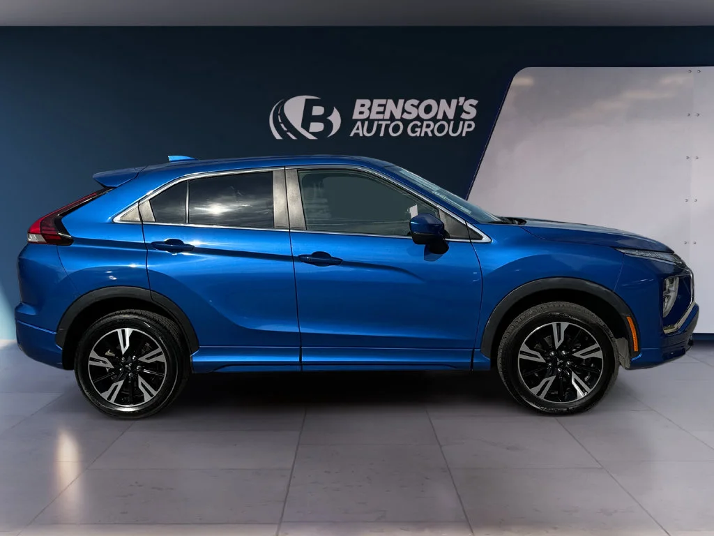 Used 2024  Mitsubishi SE image 6