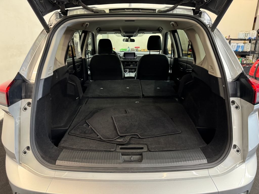 Used 2024 Silver Nissan SV image 7