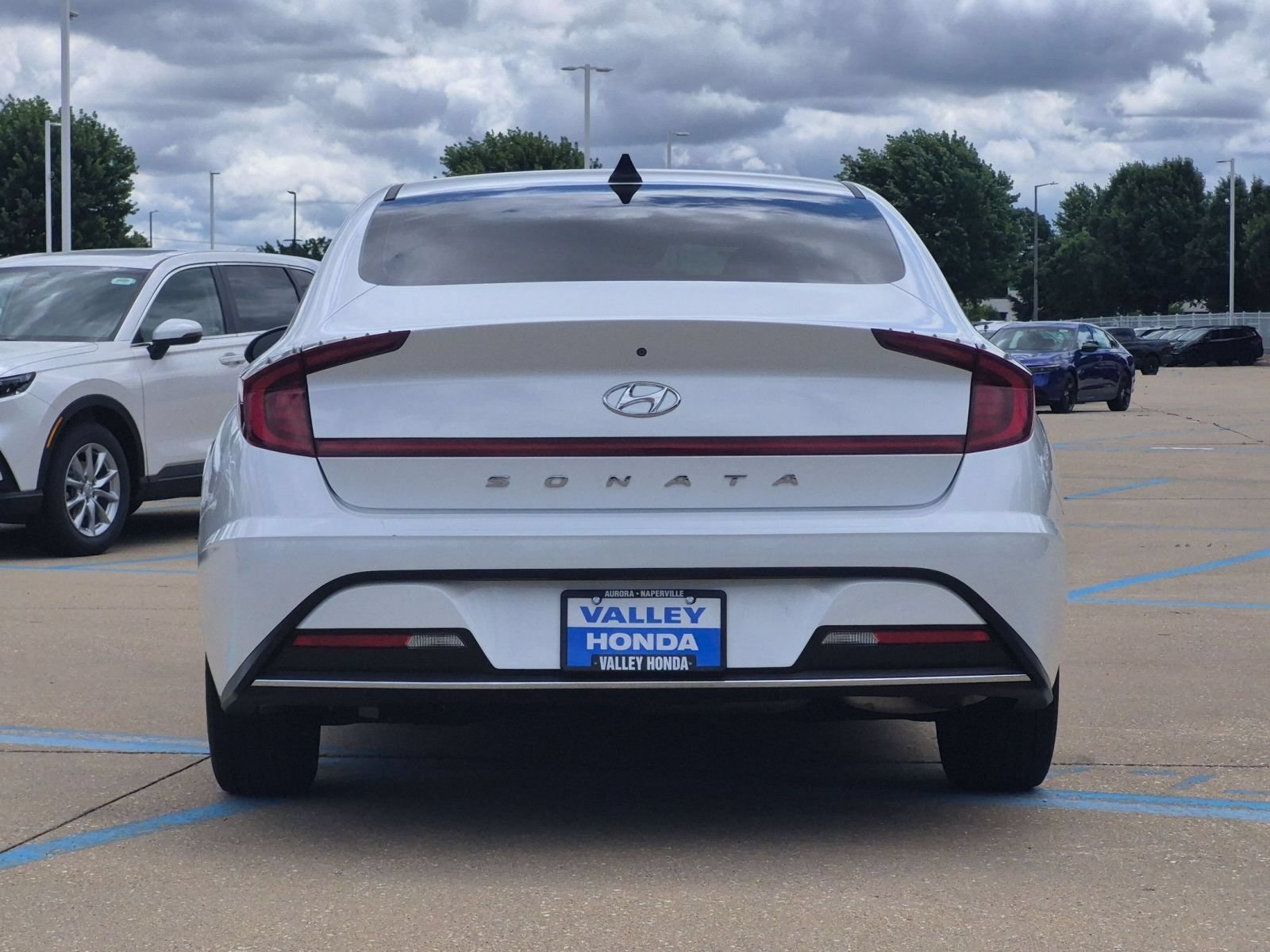 Used 2022 Quartz White Hyundai SE image 7