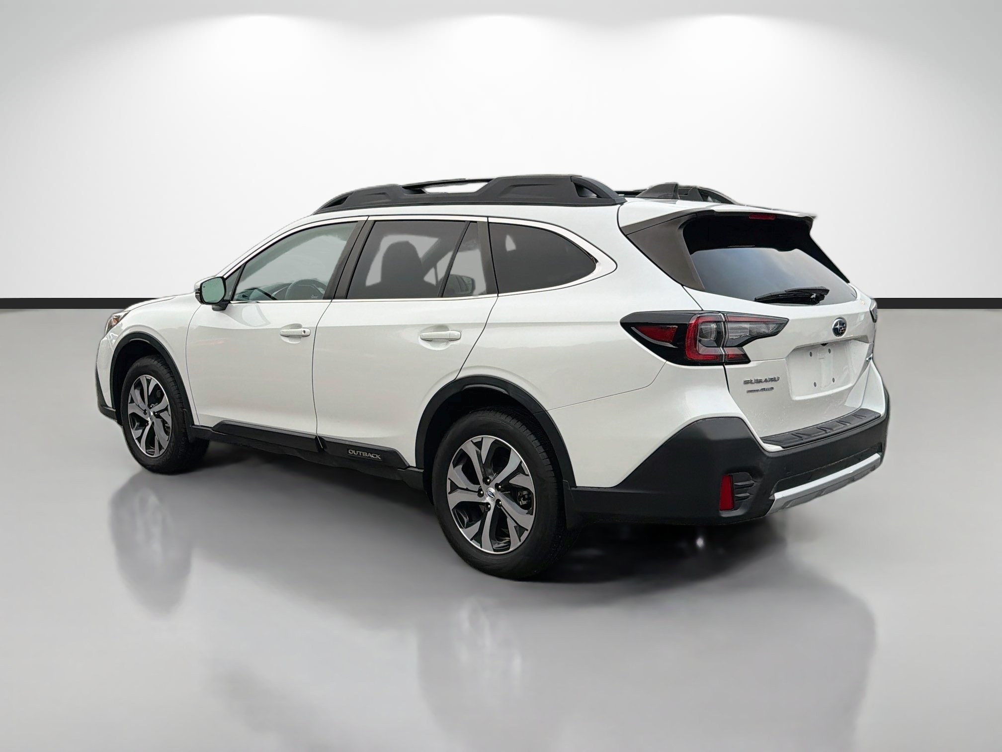 Used 2020 Crystal White Pearl Subaru Limited image 5