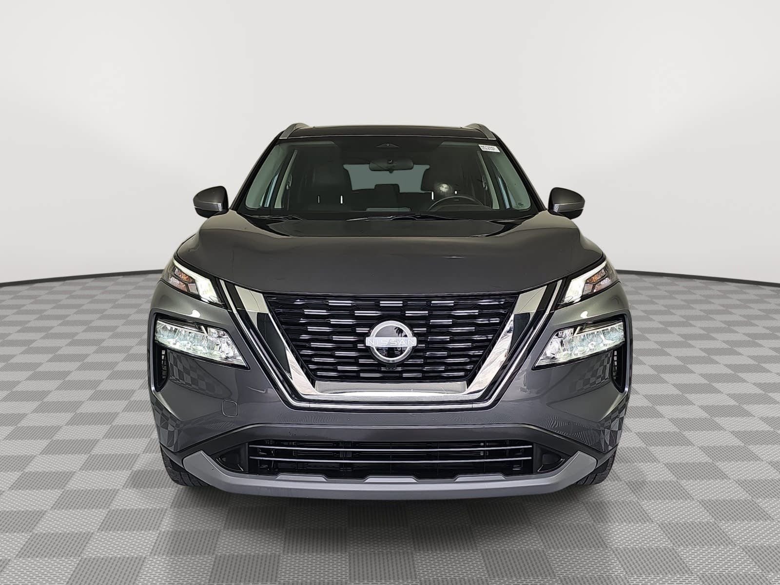 Used 2022 Gray Nissan SV image 3
