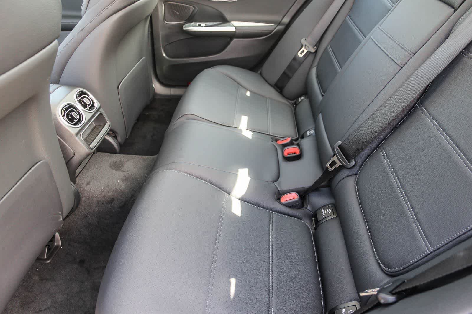 New 2026 MANUFAKTUR Alpine Grey Mercedes-Benz C 300 image 20
