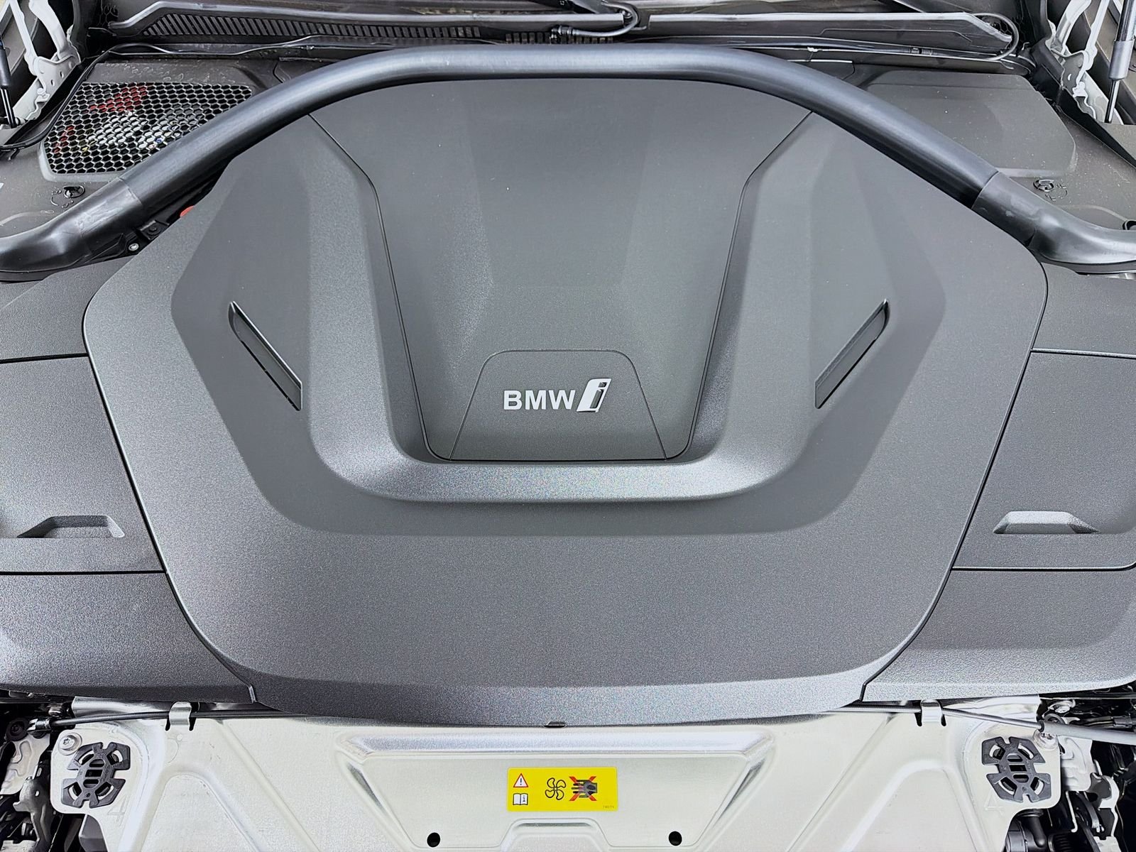 New 2026 Alpine White BMW eDrive40 image 31