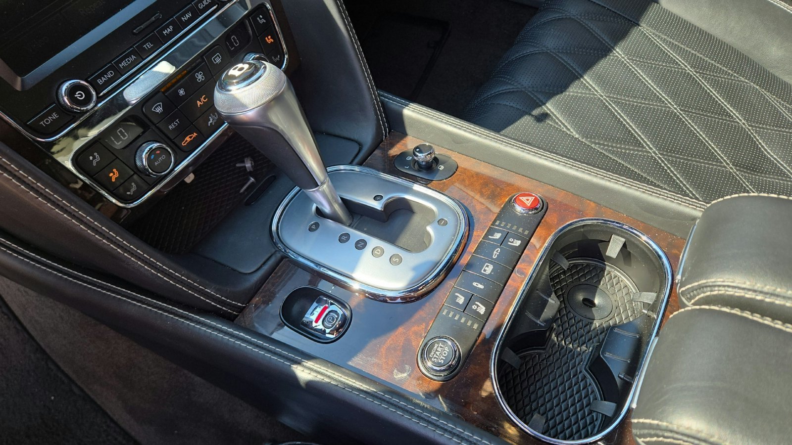 Used 2014  Bentley Base image 15