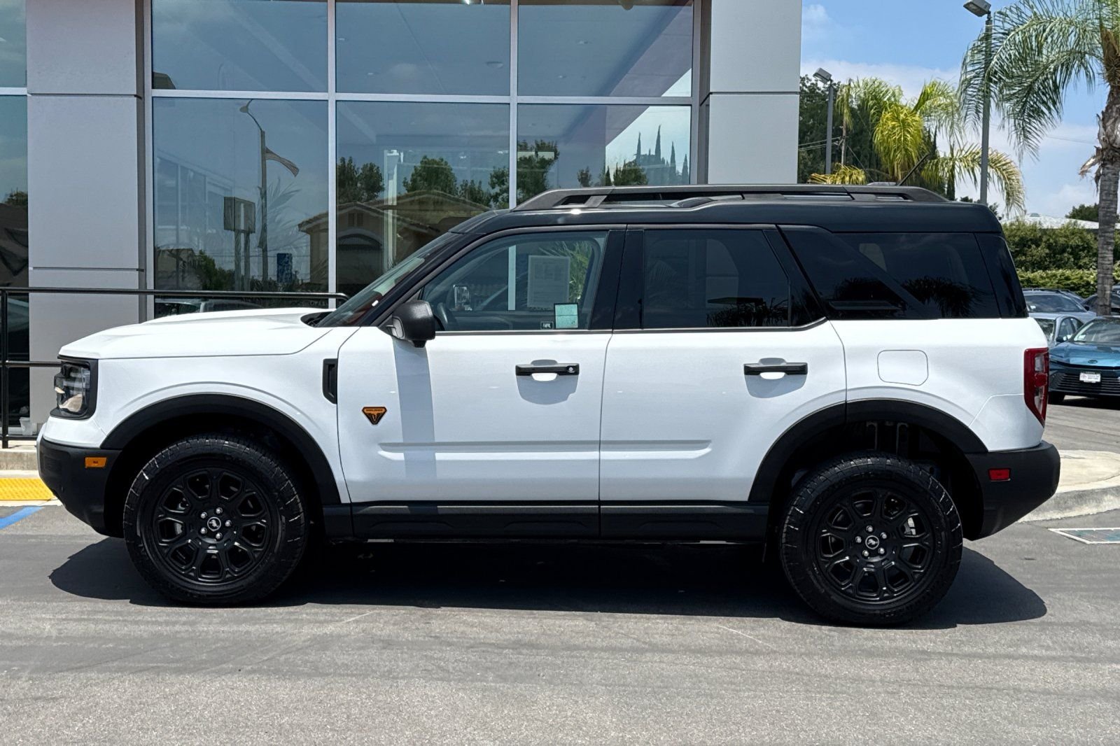 Used 2025 White Ford Badlands image 8