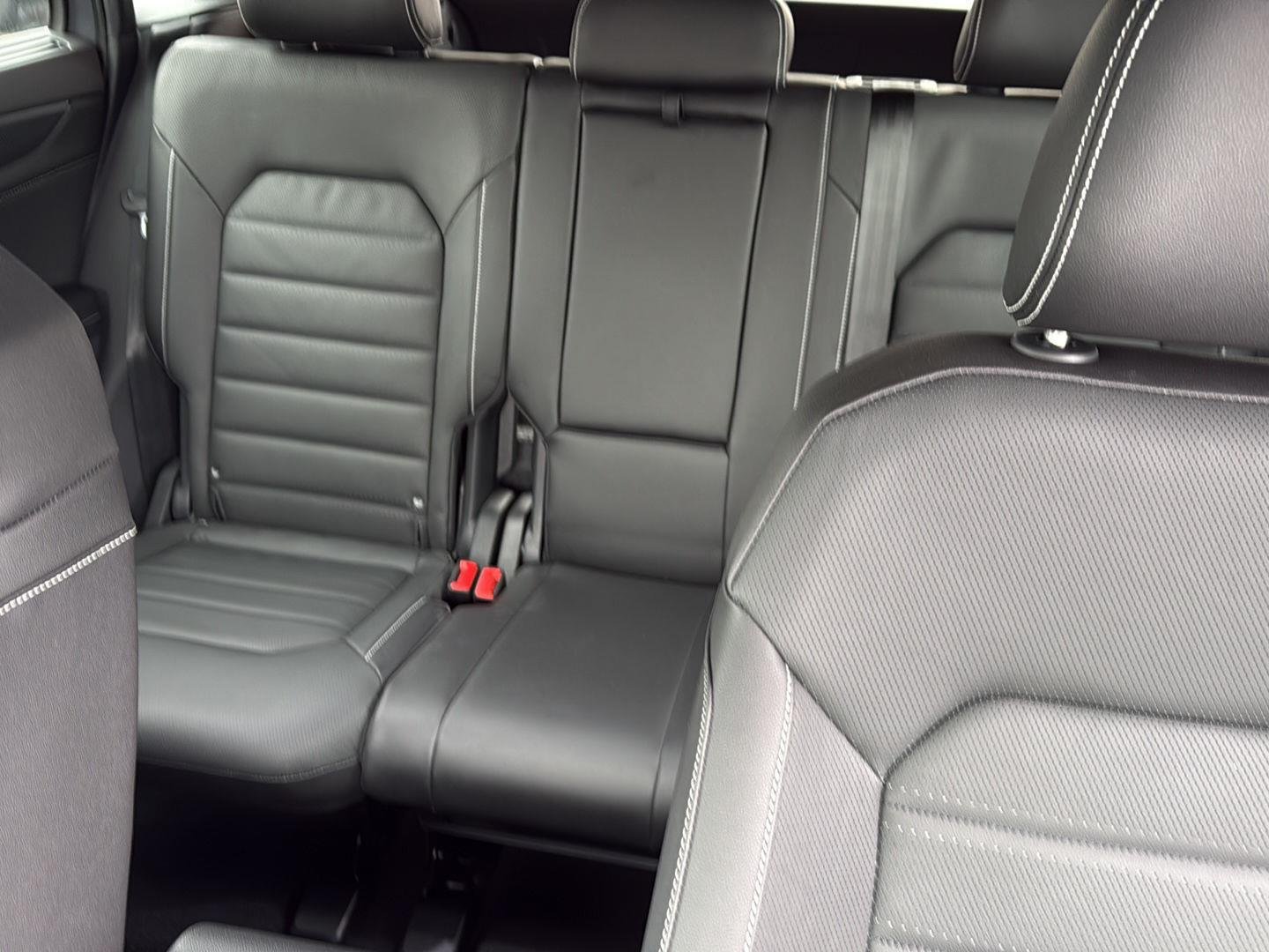2026 Volkswagen Atlas Cross Sport SEL R-LINE - Photo 11