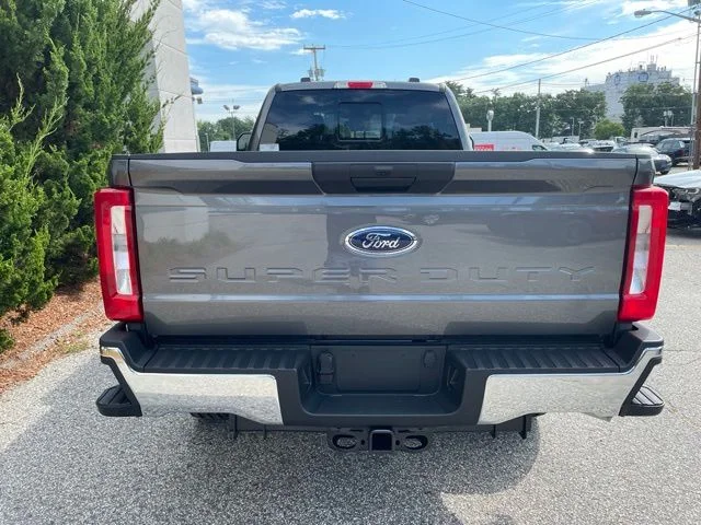 New 2026 CARBONIZED GRAY Ford XLT image 10