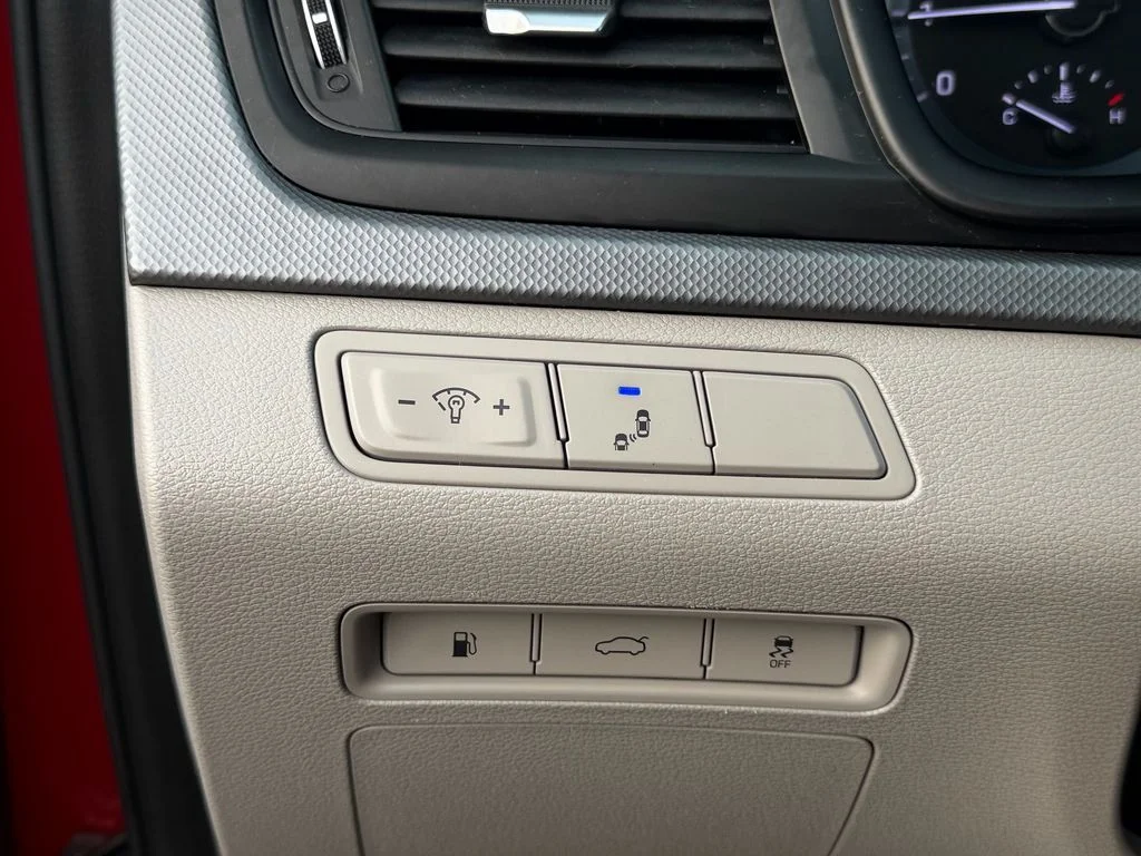 Used 2019 Red Hyundai SEL image 26