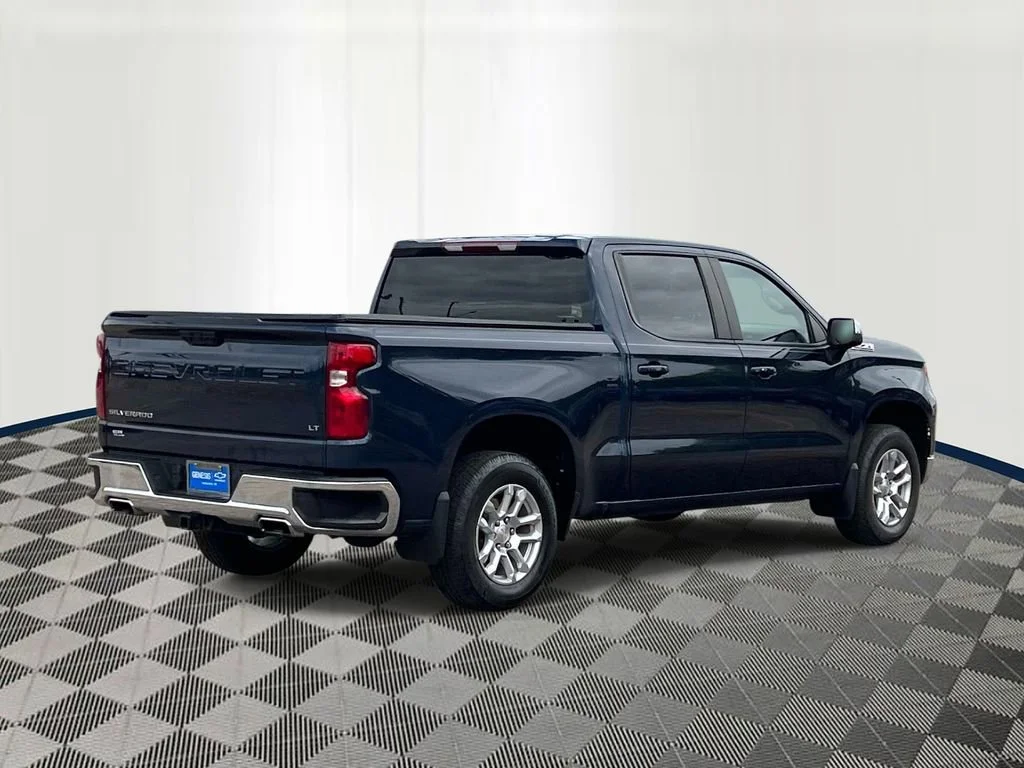 Used 2023 Northsky Blue Metallic Chevrolet LT image 5