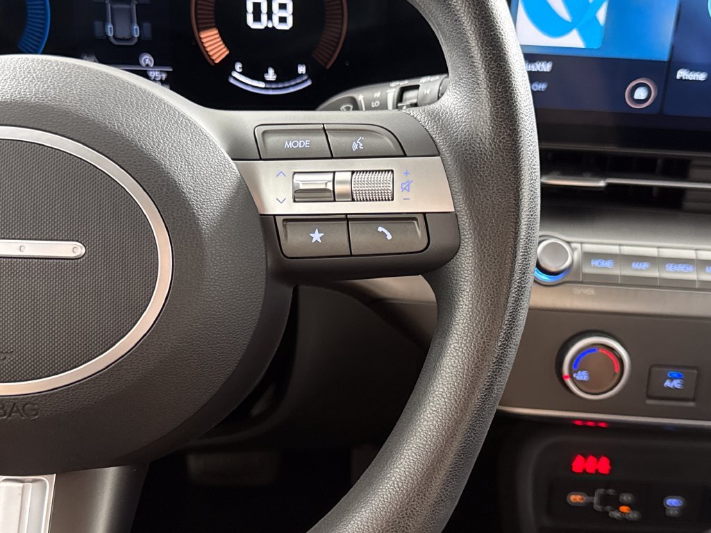 2024 Hyundai Kona SE - Photo 18