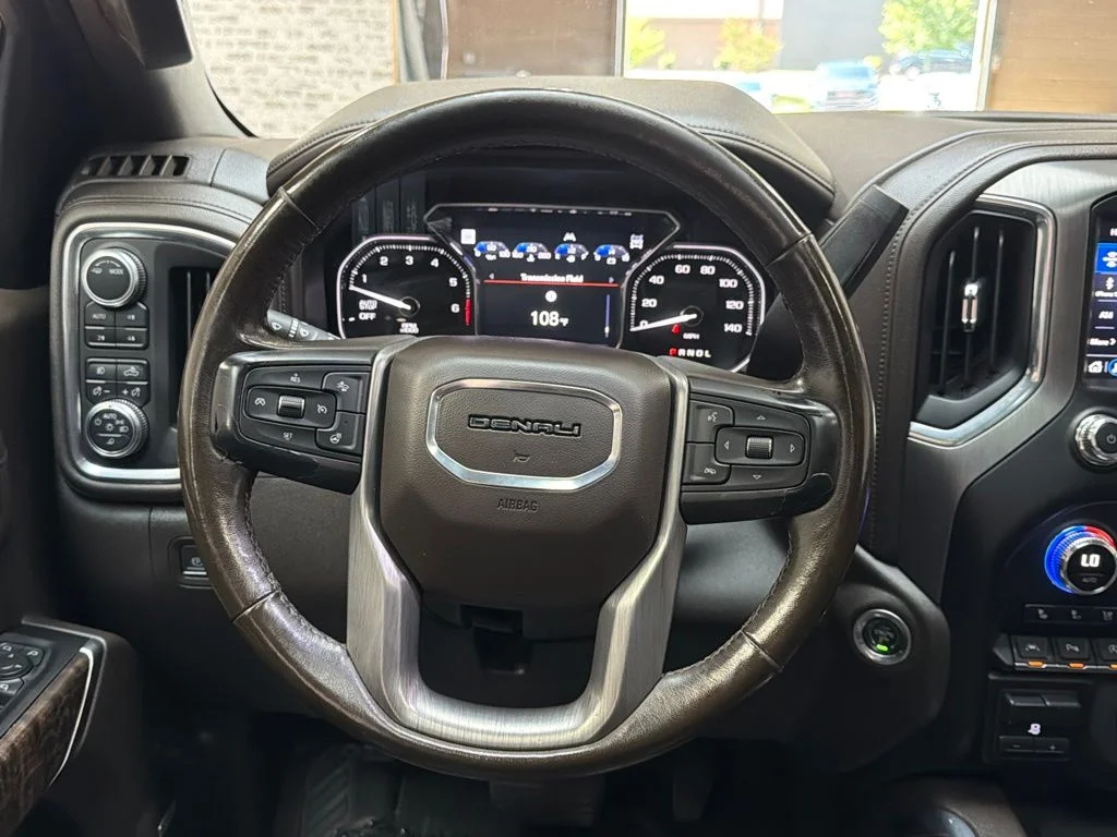 Used 2020 Onyx Black GMC Denali image 23