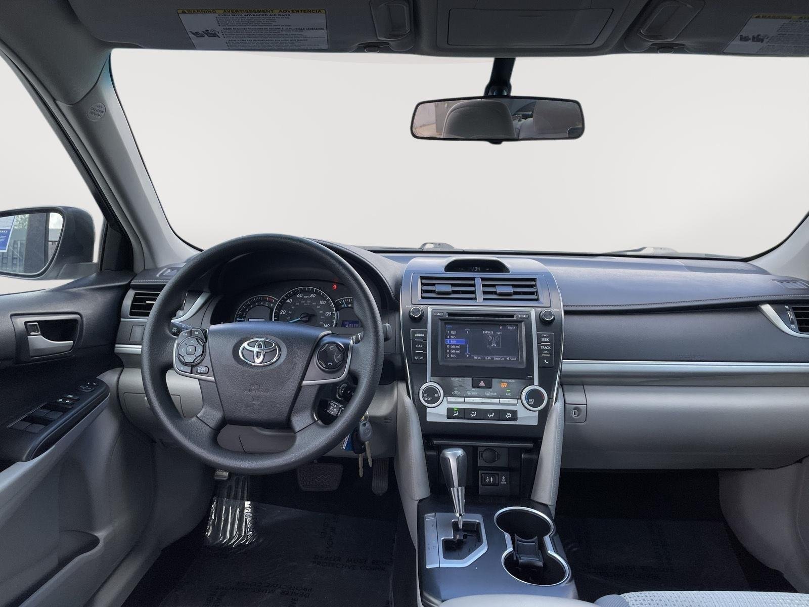 Used 2014 Classic Silver Metallic Toyota LE image 5