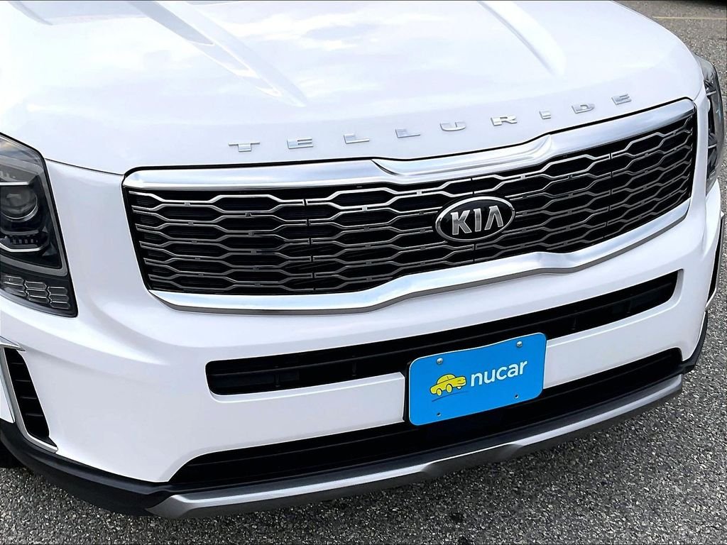 Used 2021 White Kia EX image 33