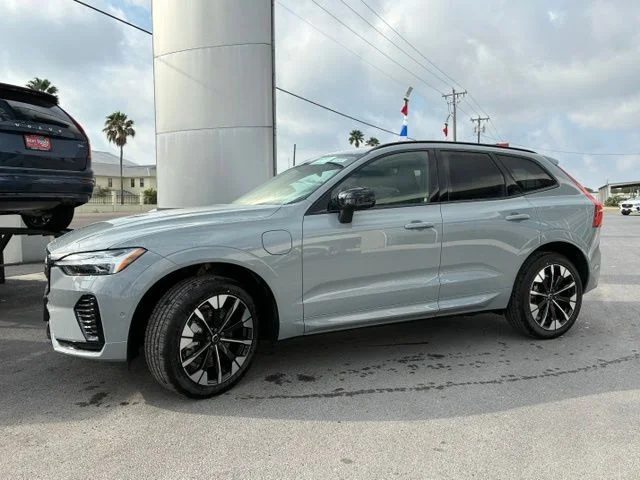 New 2026 Vapour Grey Volvo Plus image 3