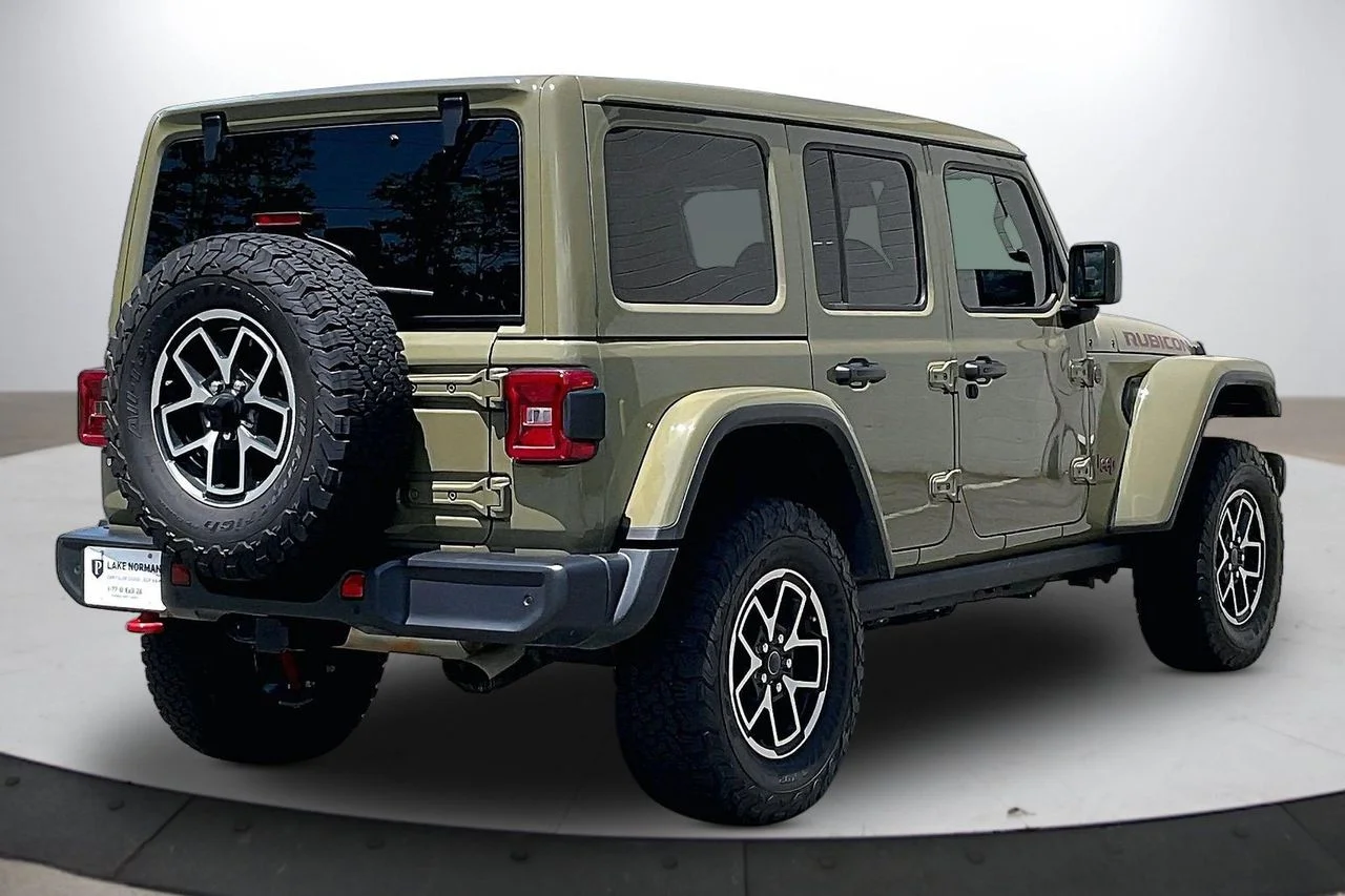 Certified Used 2025  Jeep Rubicon image 9