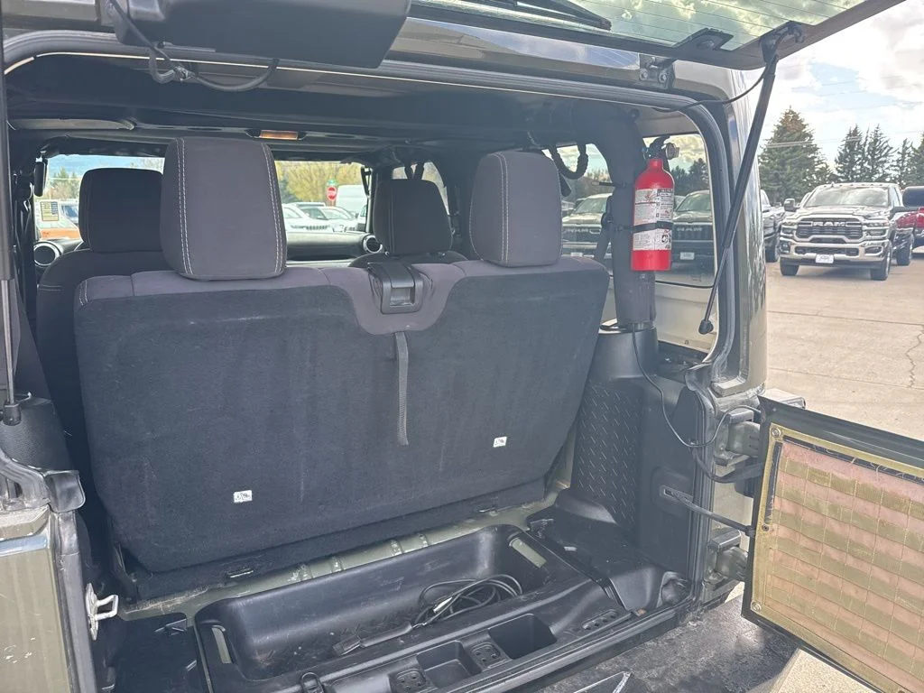 Used 2016 Green Jeep Rubicon image 18