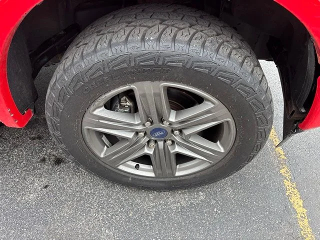 Used 2020 Red Ford XLT image 14