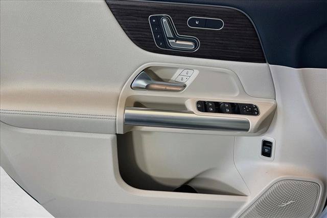 New 2026 Polar White Mercedes-Benz GLA 250 image 46