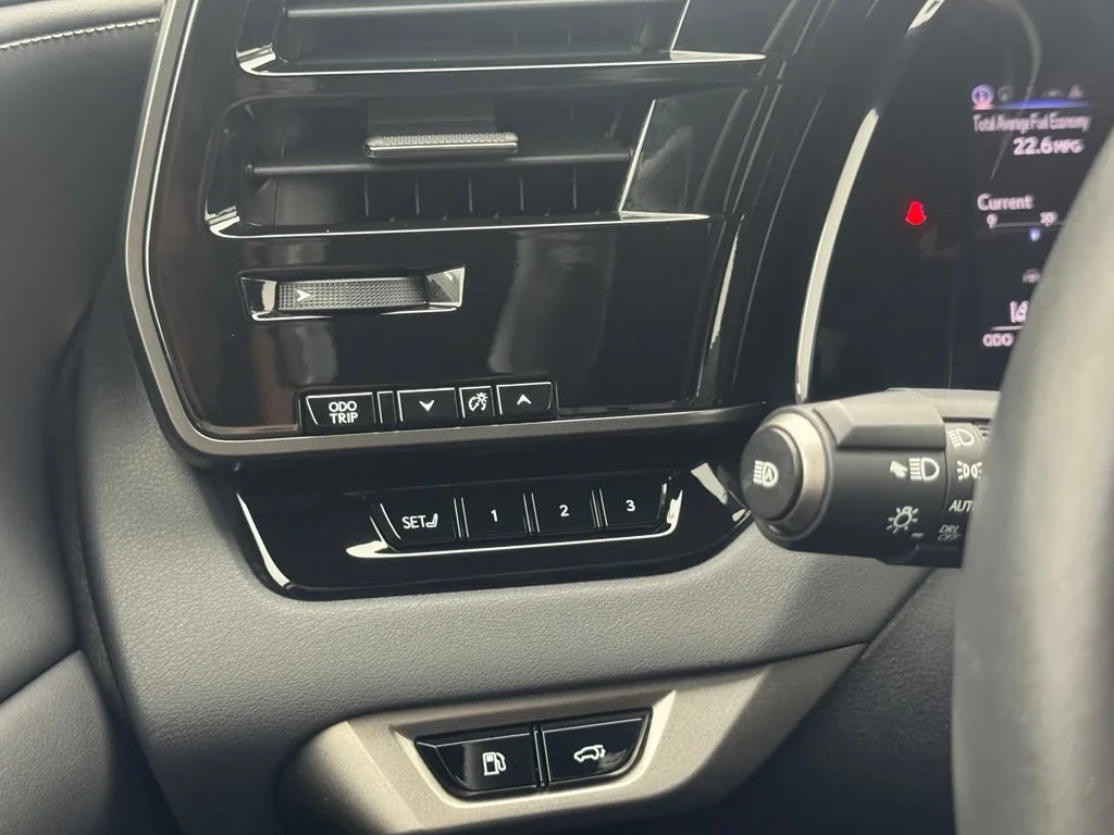 Used 2023 Red Lexus RX 350 image 19