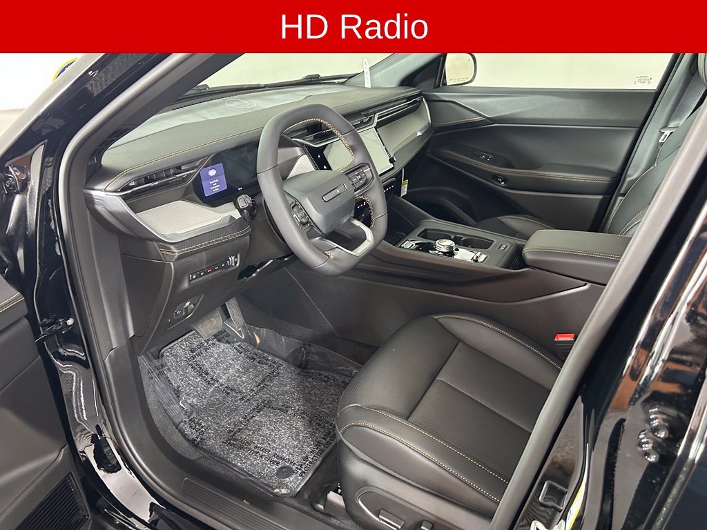 New 2026 Diamond Black Crystal Pearl-Coat Exterior Paint Jeep Laredo image 7
