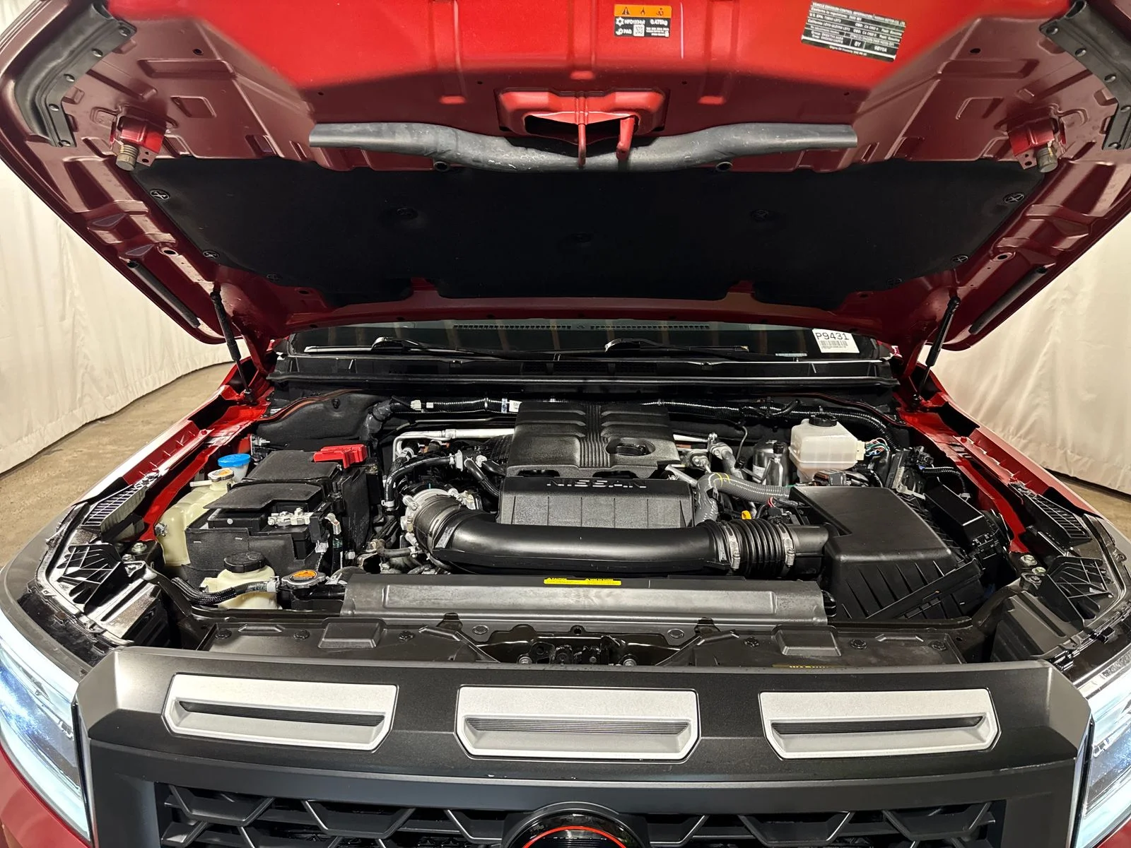 Used 2025 Red Nissan PRO-4X image 28