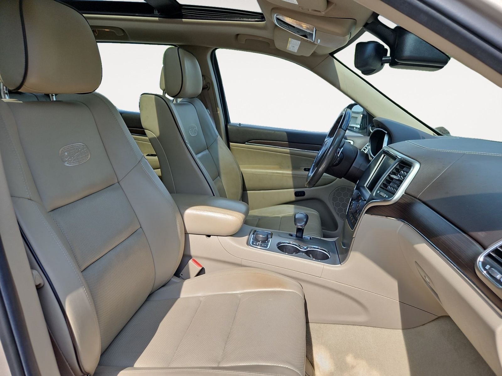 Used 2014 Gold Jeep Overland image 15