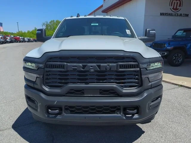 New 2026 Bright White Clear-Coat Exterior Paint RAM Tradesman image 4