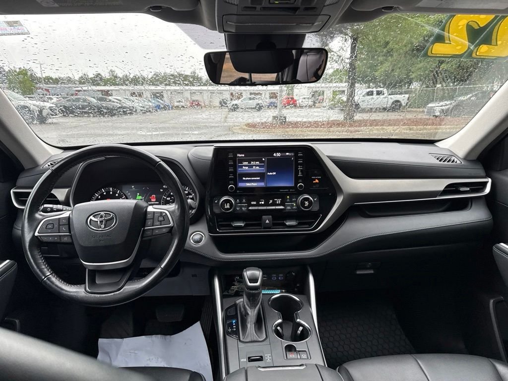 Used 2022 Black Toyota XLE image 17