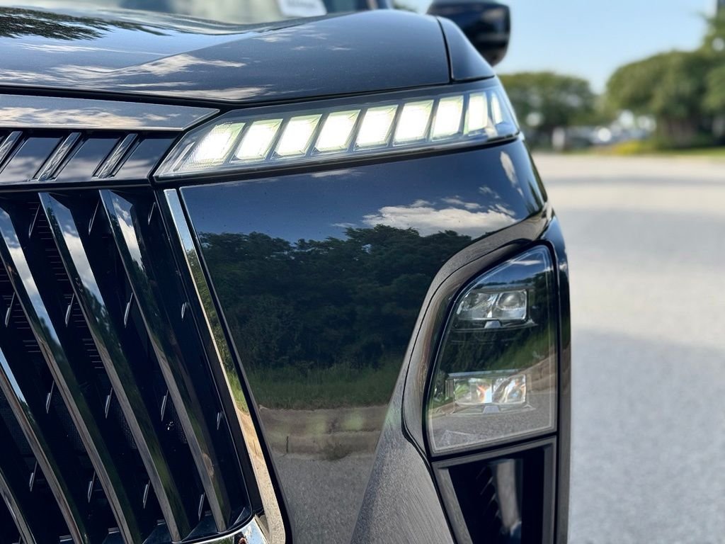 Used 2025 Black INFINITI AUTOGRAPH image 13