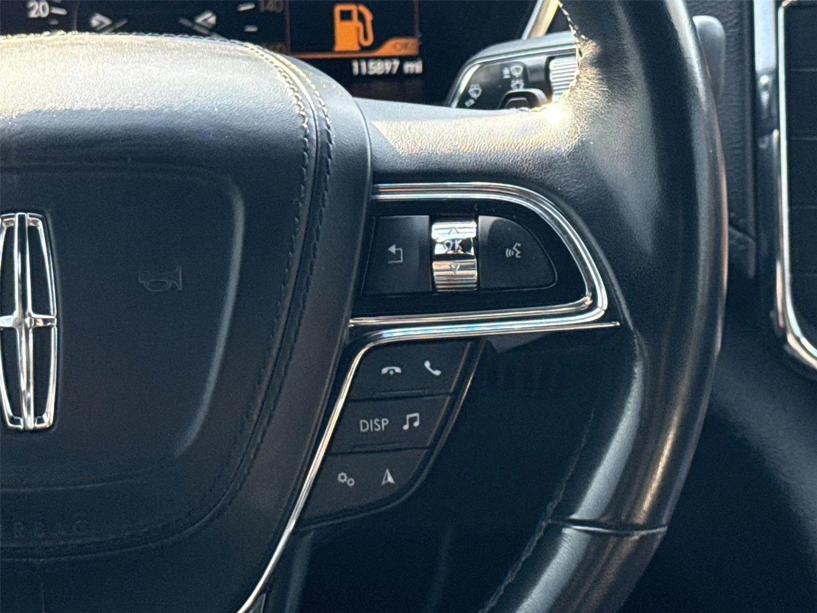 Used 2019 Infinite Black Metallic Lincoln Select image 24