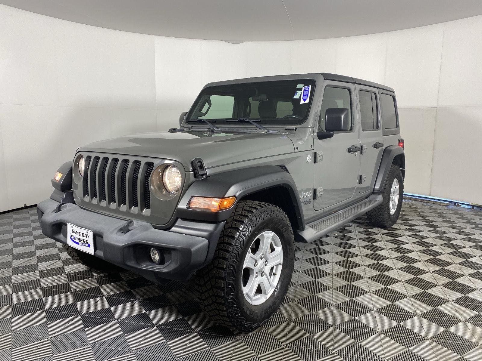Used 2020 Sting-Gray Clearcoat Jeep Sport S image 7