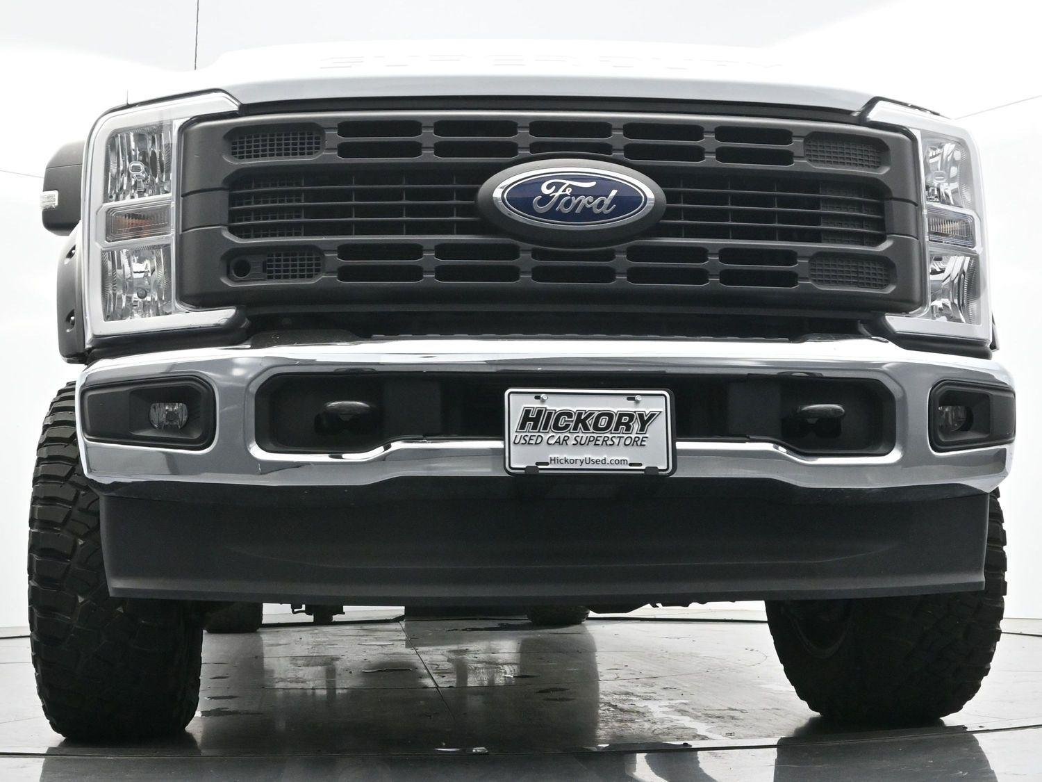 Used 2023 Oxford White Ford XL image 42