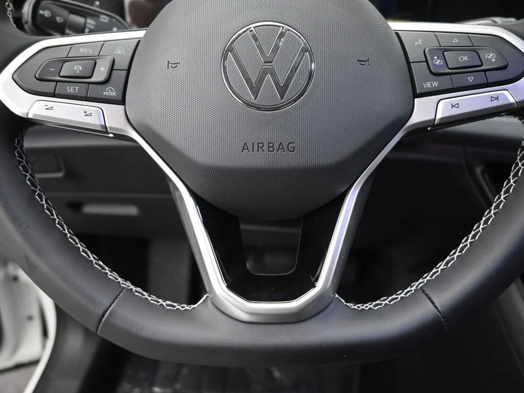 New 2026 White/off-white Volkswagen 2.0T SE image 14