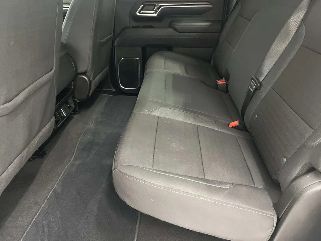 Used 2025 Summit White Chevrolet LT image 12