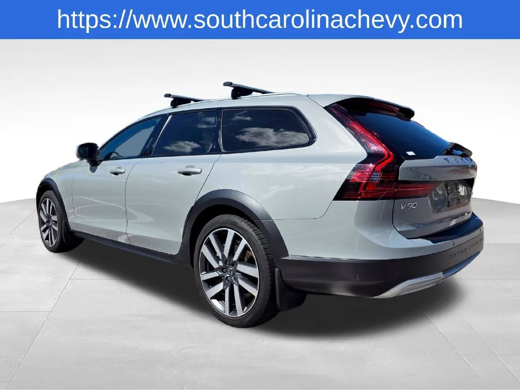 Used 2025 Gray Volvo Plus, B6 AWD Gas (mild hybrid) image 38