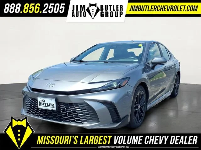Used 2025  Toyota LE image 1
