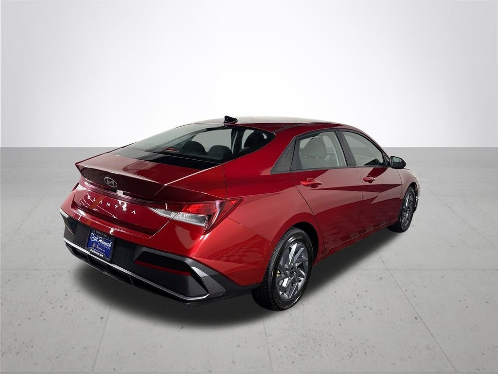 Used 2024 Red Hyundai SEL image 6