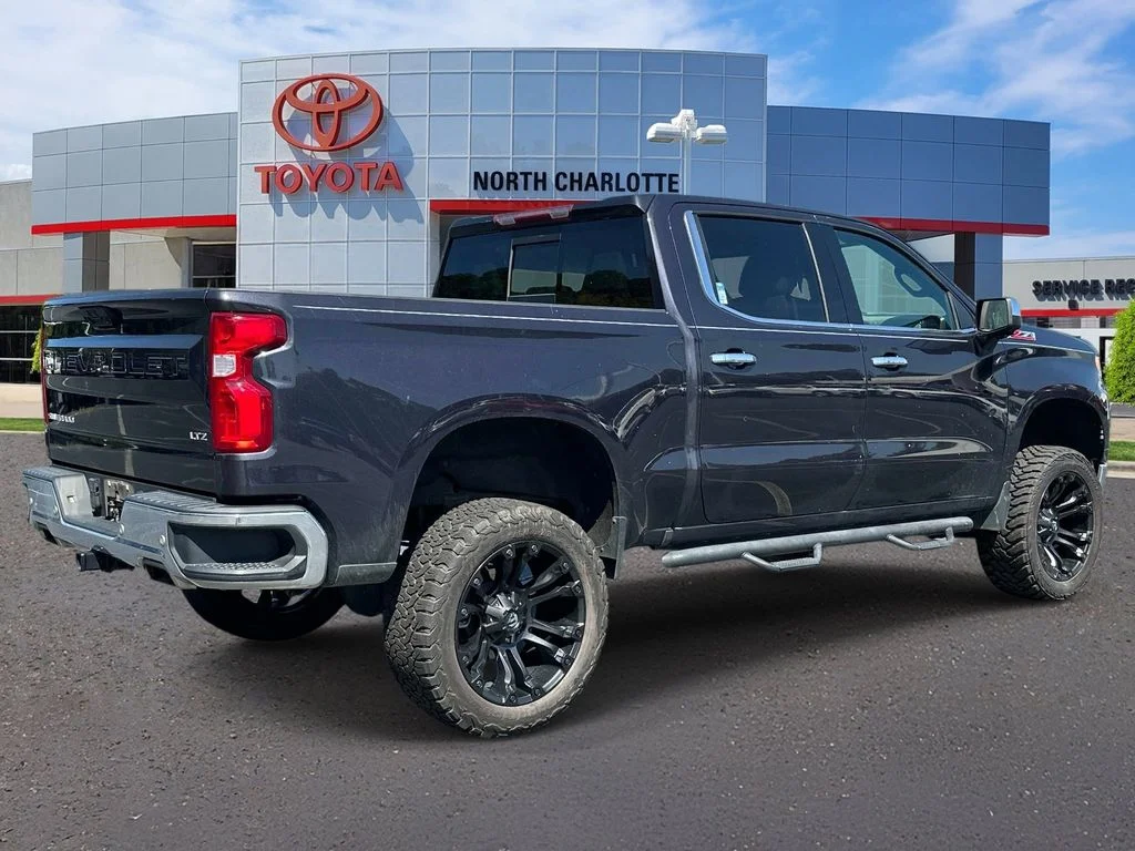 Used 2022 Gray Chevrolet LTZ image 8