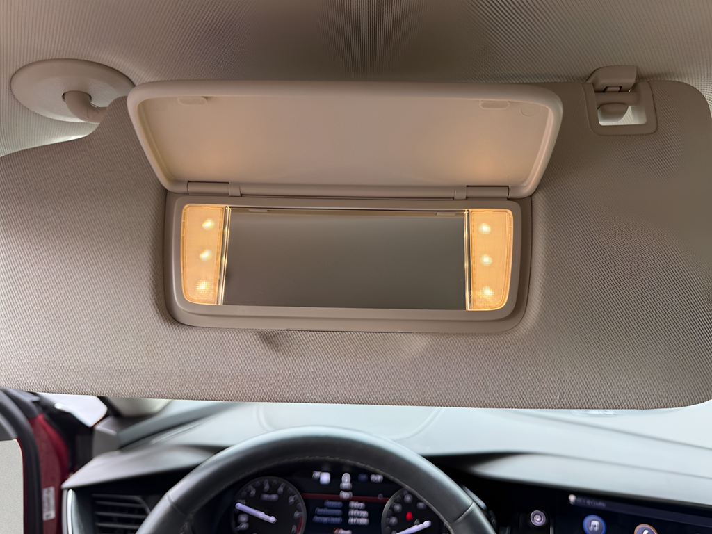 Used 2021 Red Buick Essence image 30