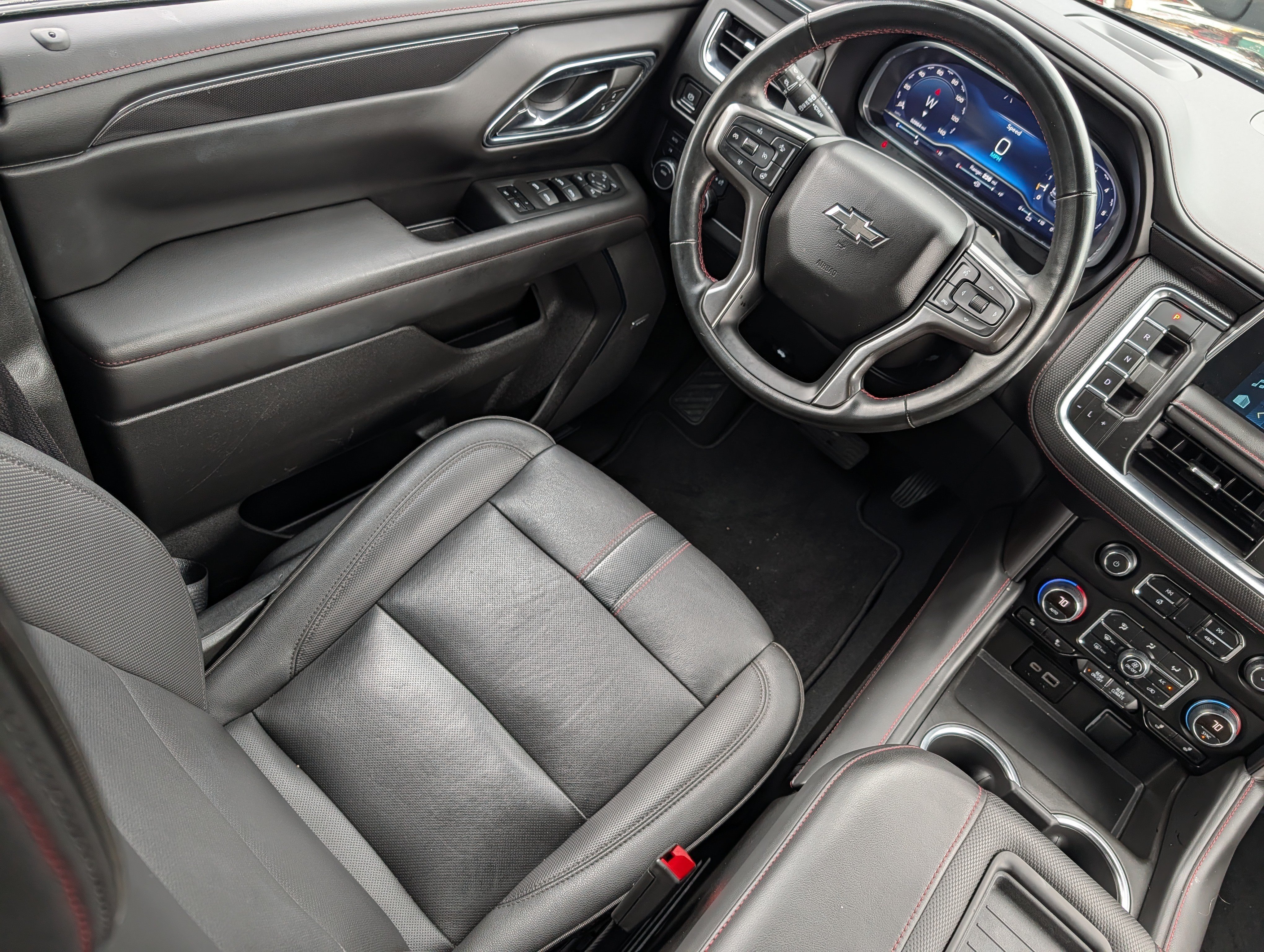 2023 Chevrolet Suburban RST - Photo 9