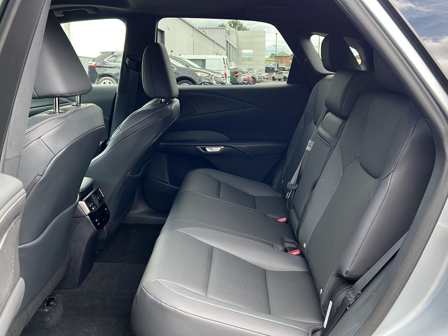 Used 2024 Iridium Lexus RX 350 Premium image 22