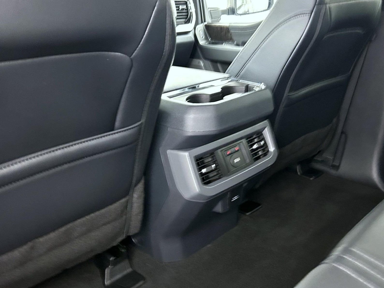 New 2026 Carbonized Gray Metallic Ford Lariat image 21